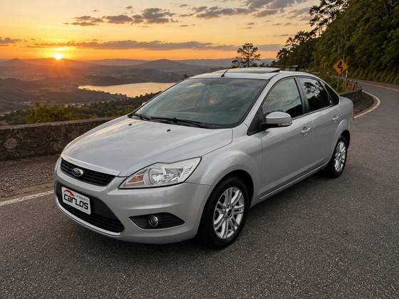 FORD FOCUS 2.0 GHIA SEDAN 16V FLEX 4P AUTOMÁTICO